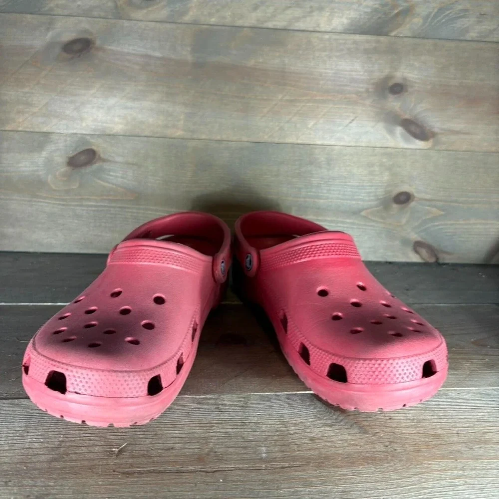 crocs classic mens size 9 shoes red slip on comfort clogs sandals